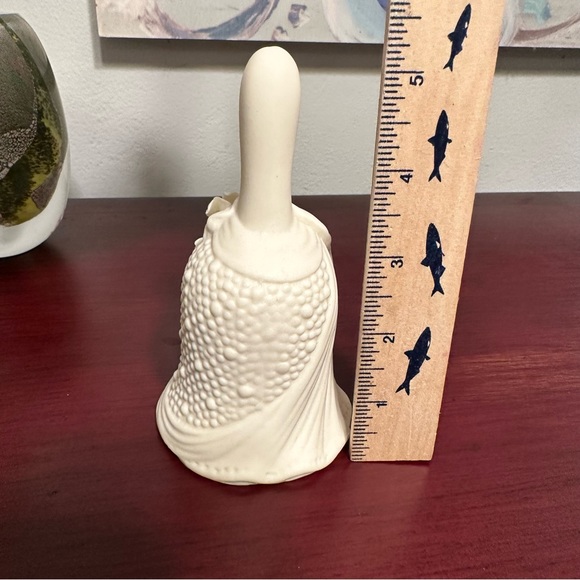 Treasury Gift Collection Curtain Call Jade Porcelain Bell Satin Finish Off White - Picture 8 of 10